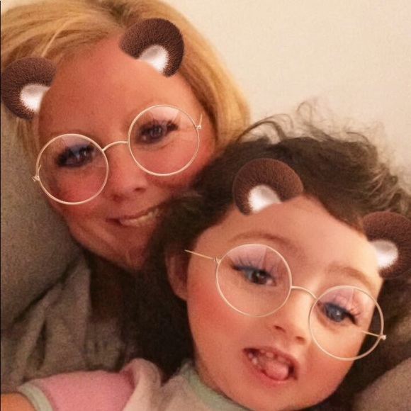 Meet your Posher, Megan - Picture 3 of 4